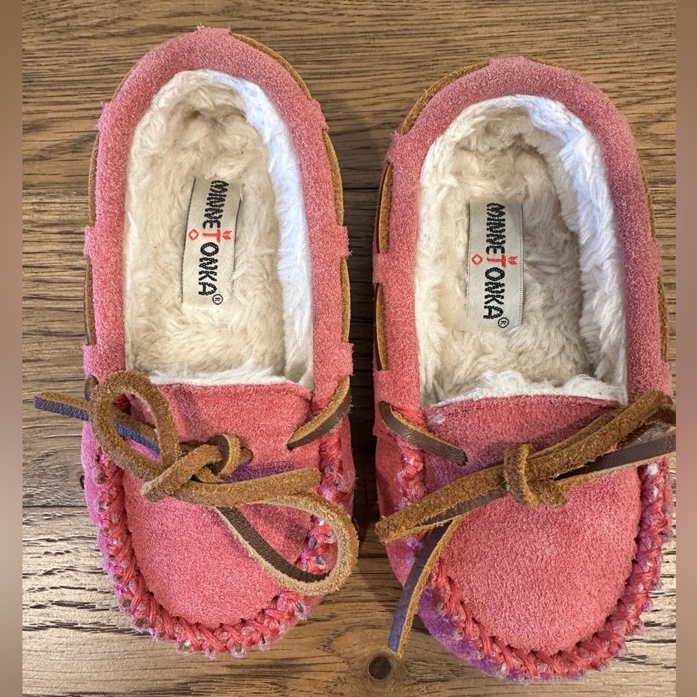 Minnetonka pink moccasins toddler 7